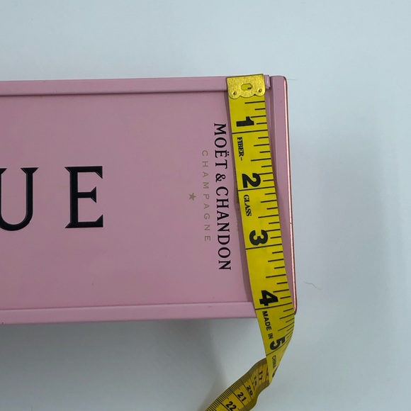 ‼️SALE‼️. MOET & CHANDON ‘Unique’ Collectible Champagne Case - Picture 11 of 13